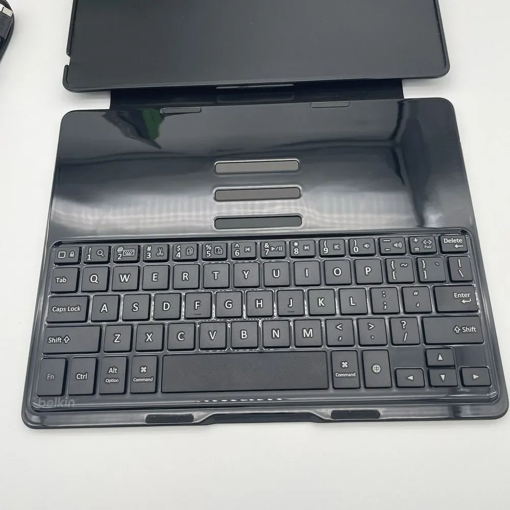 Belkin F5L151 Wireless Ultimate Keyboard Case For iPad 4th & 3rd Gen & iPad 2